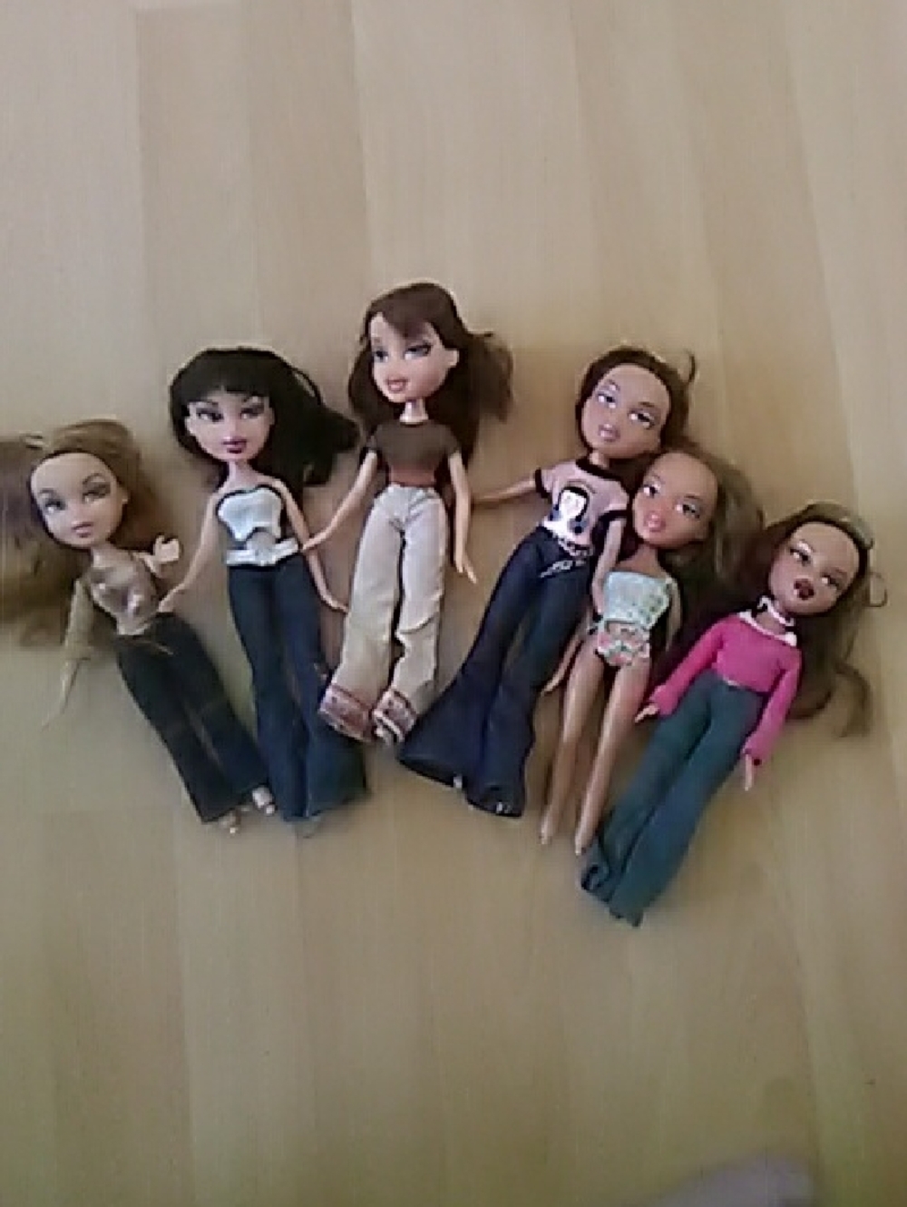 Take Extra 50% Off▶▶▶▶BRATZ 💋Lot of 6 Fashion Dolls - Mixed Outfits💋